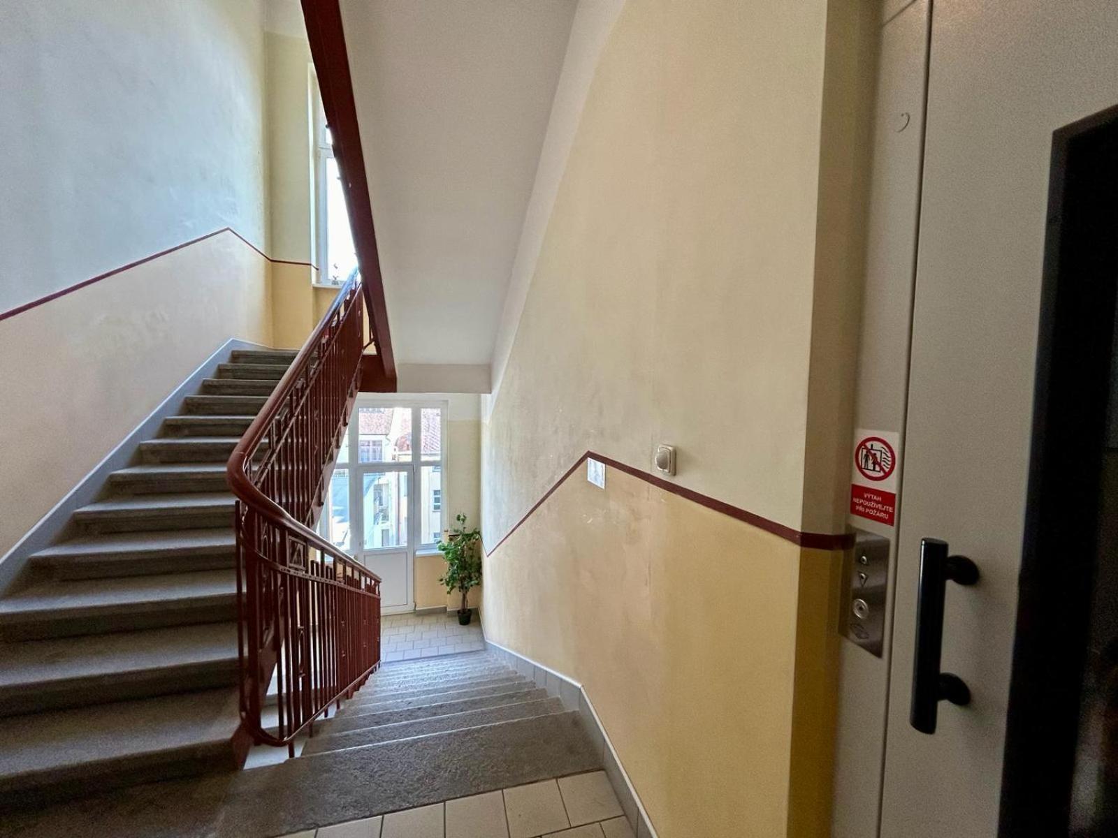 Appartment Centrum Karlsbad Zimmer foto